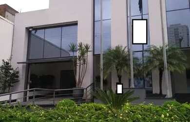 Imagem: O depósito possui 1 Vaga na garagem, 155m² de Área e está