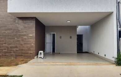 Imagem: A casa em condomínio possui 3 Dormitórios, 2 Banheiros, 2