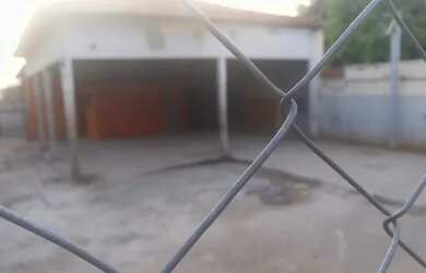 Imagem: O depósito possui 3 Vagas na garagem, 132m² de Área e está