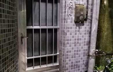 Imagem: A casa possui 2 Dormitórios, 1 Banheiro, 75m² de Área e