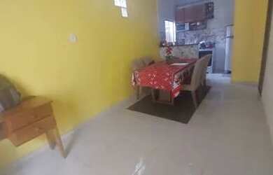 Imagem: A casa possui 2 Dormitórios, 1 Banheiro, 1 Vaga na garagem