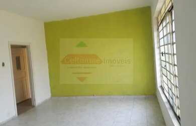 Imagem: O depósito possui 4 Vagas na garagem, 161m² de Área e está