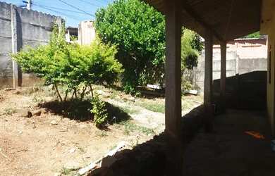 Imagem: A casa possui 1 Dormitório, 1 Banheiro, 1 Vaga na garagem