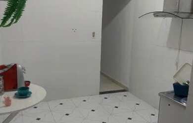 Imagem: A casa possui 1 Dormitório, 1 Banheiro e 1 Vaga na garagem