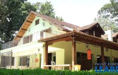 Imagem: A casa possui 5 Dormitórios, 5 Banheiros, 5 Vagas na garagem