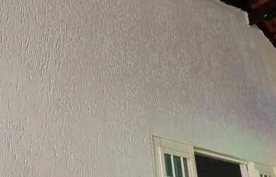 Imagem: A casa possui 2 Dormitórios, 2 Banheiros, 1 Vaga na garagem