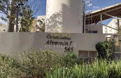 Imagem: O apartamento possui 2 Dormitórios, 1 Banheiro, 1 Vaga na garagem