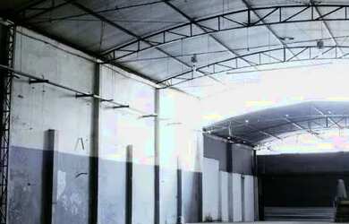 Imagem: O depósito possui 657m² de Área e está localizado em Água