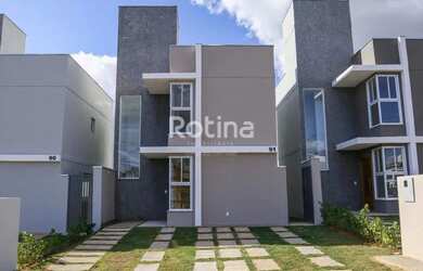 Imagem: A casa em condomínio possui 3 Dormitórios, 3 Banheiros, 2