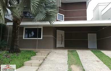 Imagem: A casa em condomínio possui 3 Dormitórios, 3 Banheiros, 4