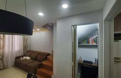 Imagem: A casa possui 2 Dormitórios, 1 Banheiro, 1 Vaga na garagem