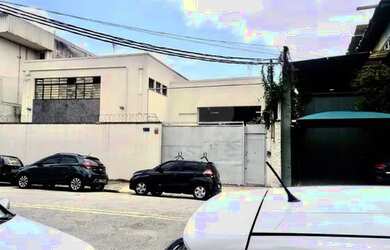 Imagem: O depósito possui 5 Vagas na garagem, 1.000m² de Área e