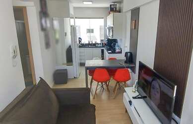 Imagem: O apartamento possui 3 Dormitórios, 1 Banheiro, 1 Vaga na garagem