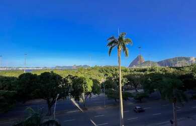 Imagem: O apartamento possui 3 Dormitórios, 3 Banheiros, 163m² de