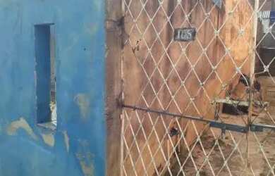 Imagem: A casa possui 2 Dormitórios, 1 Banheiro, 70m² de Área e