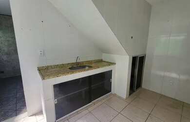 Imagem: A casa possui 2 Dormitórios, 2 Banheiros, 80m² de Área e