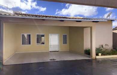 Imagem: A casa possui 3 Dormitórios, 3 Banheiros, 3 Vagas na garagem