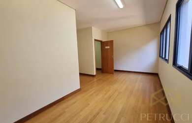 Imagem: O depósito possui 1 Vaga na garagem, 27m² de Área e está