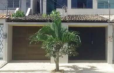 Imagem: A casa possui 2 Dormitórios, 1 Banheiro, 2 Vagas na garagem