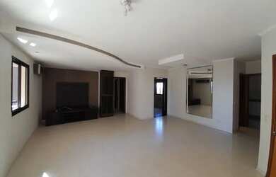 Imagem: O apartamento possui 3 Dormitórios, 1 Banheiro, 2 Vagas na