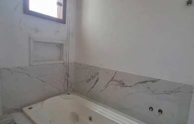 Imagem 8: Excelente casa 3/4 sendo 3 suítes em rua publica