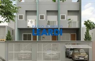 Imagem: A casa possui 3 Dormitórios, 3 Banheiros, 2 Vagas na garagem