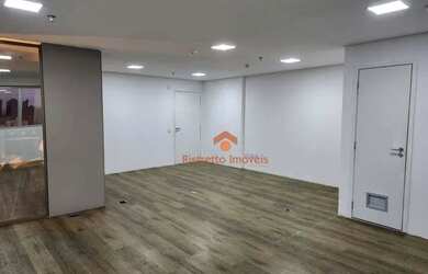 Imagem: O depósito possui 1 Vaga na garagem, 53m² de Área e está