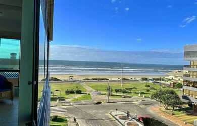 Imagem: O apartamento possui 3 Dormitórios, 2 Banheiros, 1 Vaga na