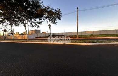 Imagem 5: Terreno disponível para venda 275 m² no bairro Grand Ville em Uberlândia-MG