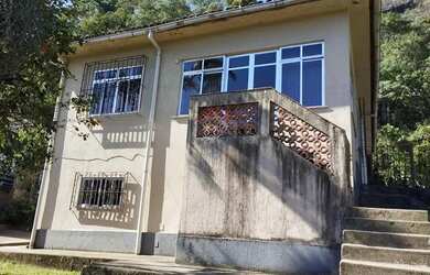 Imagem: A casa possui 3 Dormitórios, 1 Banheiro e 100m² de Área e