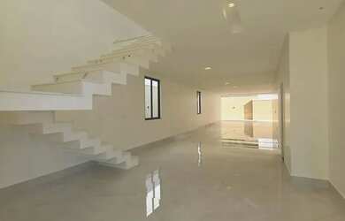 Imagem: A casa em condomínio possui 5 Dormitórios, 5 Banheiros, 2