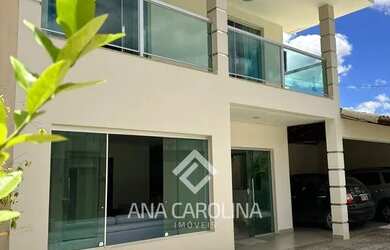 Imagem: A casa possui 3 Dormitórios, 4 Banheiros, 2 Vagas na garagem