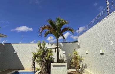 Imagem: A casa possui 4 Dormitórios, 4 Banheiros, Imóvel mobiliado