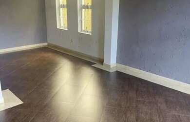 Imagem: A casa possui 2 Dormitórios, 1 Banheiro, 4 Vagas na garagem