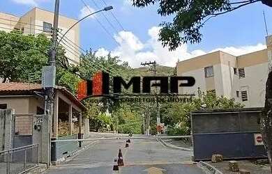 Imagem: O apartamento possui 3 Dormitórios, 1 Banheiro, 1 Vaga na garagem