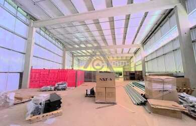 Imagem: O depósito possui 5 Vagas na garagem e 480m² de Área e está