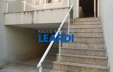 Imagem: A casa possui 3 Dormitórios, 5 Banheiros, 5 Vagas na garagem