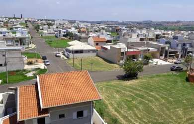 Imagem: O terreno possui 250m² de Área e está localizado em Loteamento