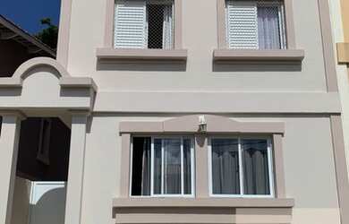 Imagem: A casa em condomínio possui 3 Dormitórios, 2 Banheiros, 2