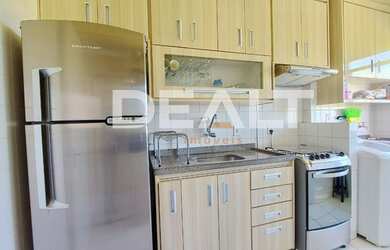 Imagem: O apartamento possui 2 Dormitórios, 1 Banheiro, 1 Vaga na garagem