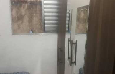 Imagem: A casa possui 2 Dormitórios, 1 Banheiro e está localizado