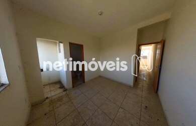 Imagem: A casa possui 2 Dormitórios, 2 Banheiros, 1 Vaga na garagem