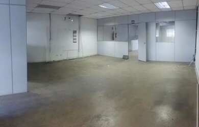 Imagem: O depósito possui 360m² de Área e está localizado em Vila