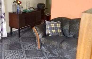 Imagem: A casa possui 2 Dormitórios, 1 Banheiro, 1 Vaga na garagem