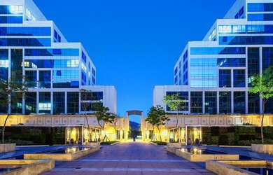 Imagem: O depósito possui 5 Vagas na garagem, 175m² de Área e está