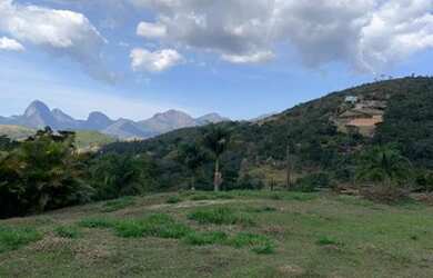 Imagem: O terreno possui 6400m² de Área e está localizado em Itaipava