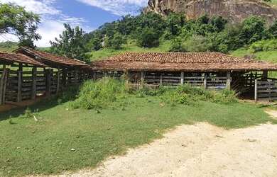 Imagem: A fazenda à venda possui e está localizado em Centro, Cantagalo