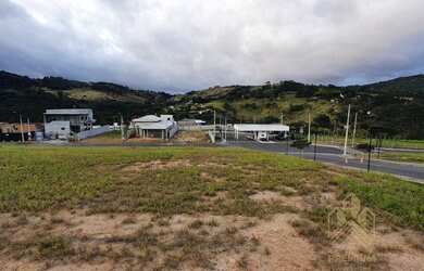 Imagem: O terreno possui 416m² de Área, Imóvel novo e está localizado