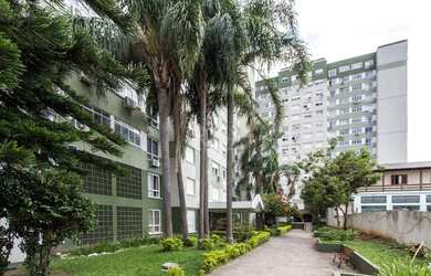 Imagem: O apartamento possui 3 Dormitórios, 1 Banheiro, 1 Vaga na garagem