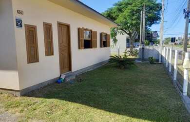 Imagem 10: Casa para venda possui 160 metros quadrados com 5 quartos em Centro - Garopaba - SC